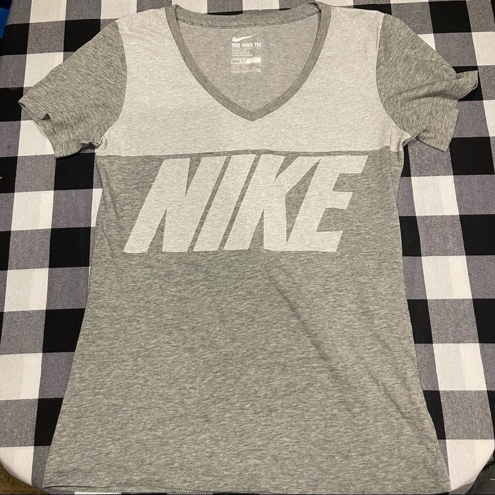 Nike Gray The Tee Shirt Small